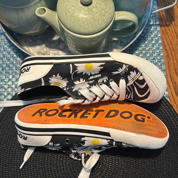 Rocket Dog Daisy Floral lace-up sneakers - Women’s Size 7.5 - Picture 3 of 6